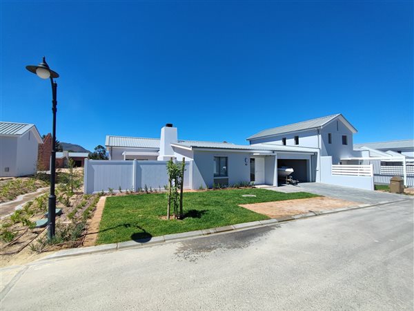 4 Bedroom House 4 Bedroom House