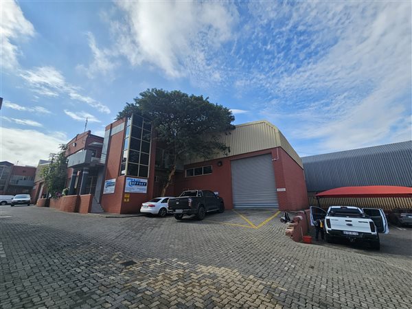 600 m² Industrial space 600 m² Industrial space
