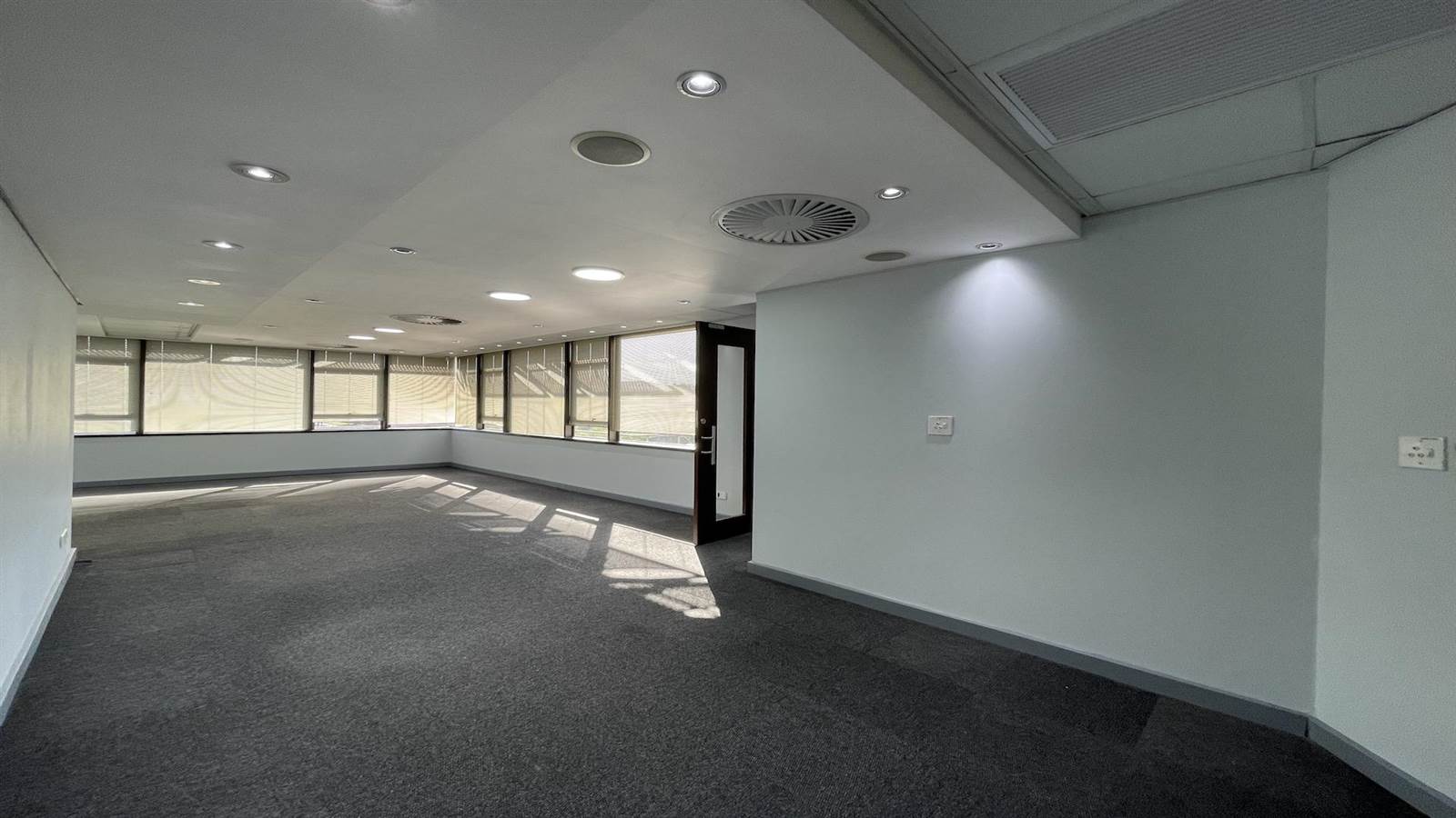256  m² Commercial space in Tyger Valley photo number 15