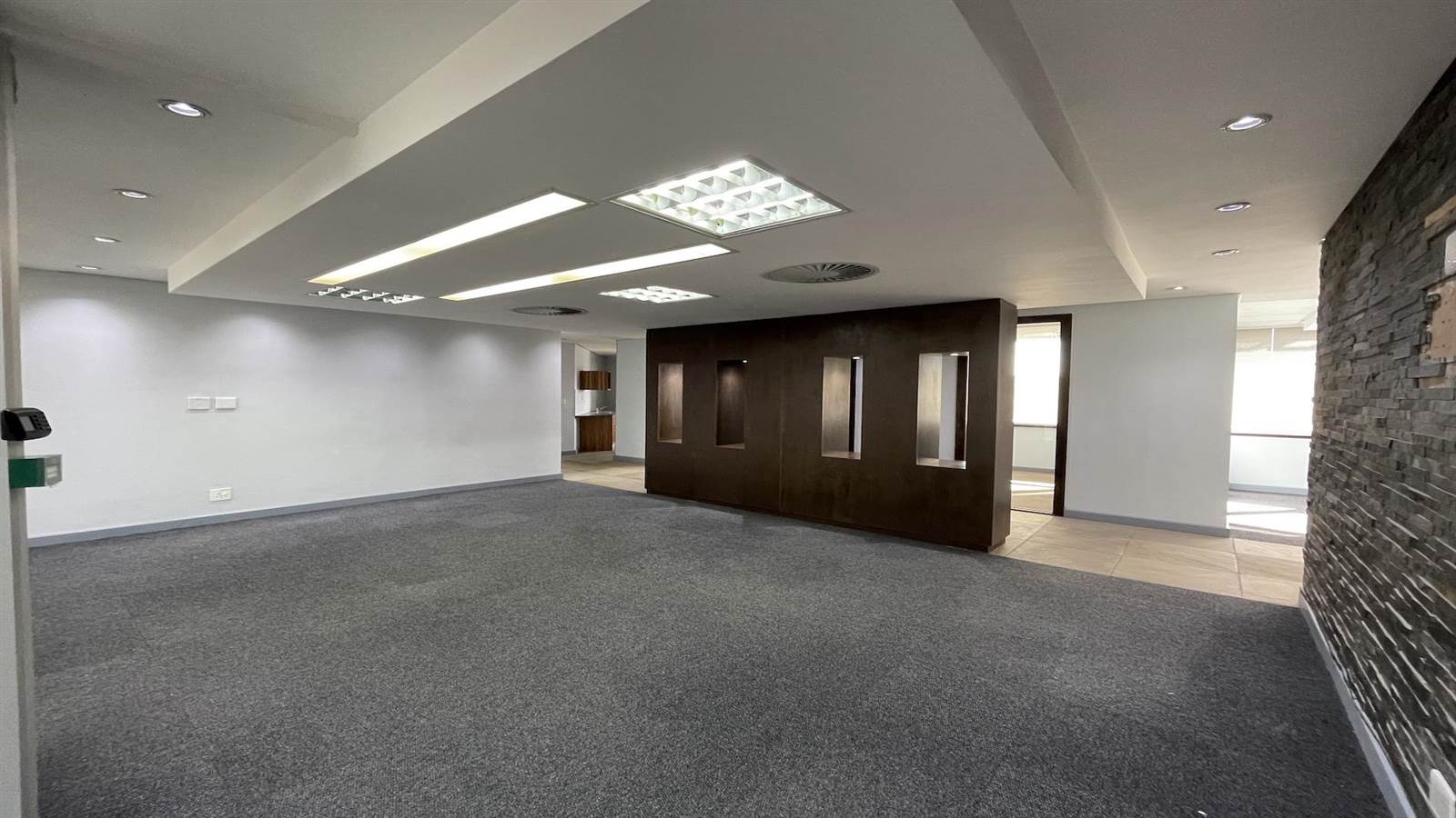 256  m² Commercial space in Tyger Valley photo number 1