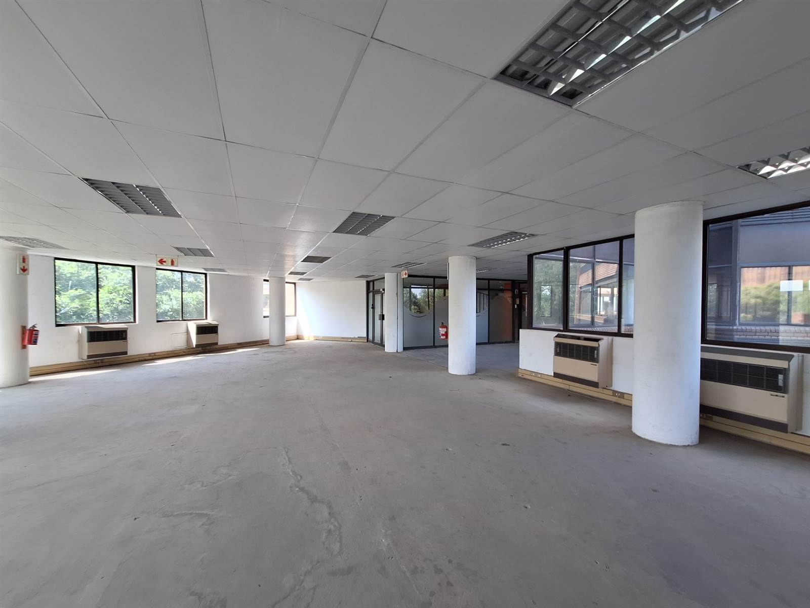 1041  m² Office Space in Centurion CBD photo number 12