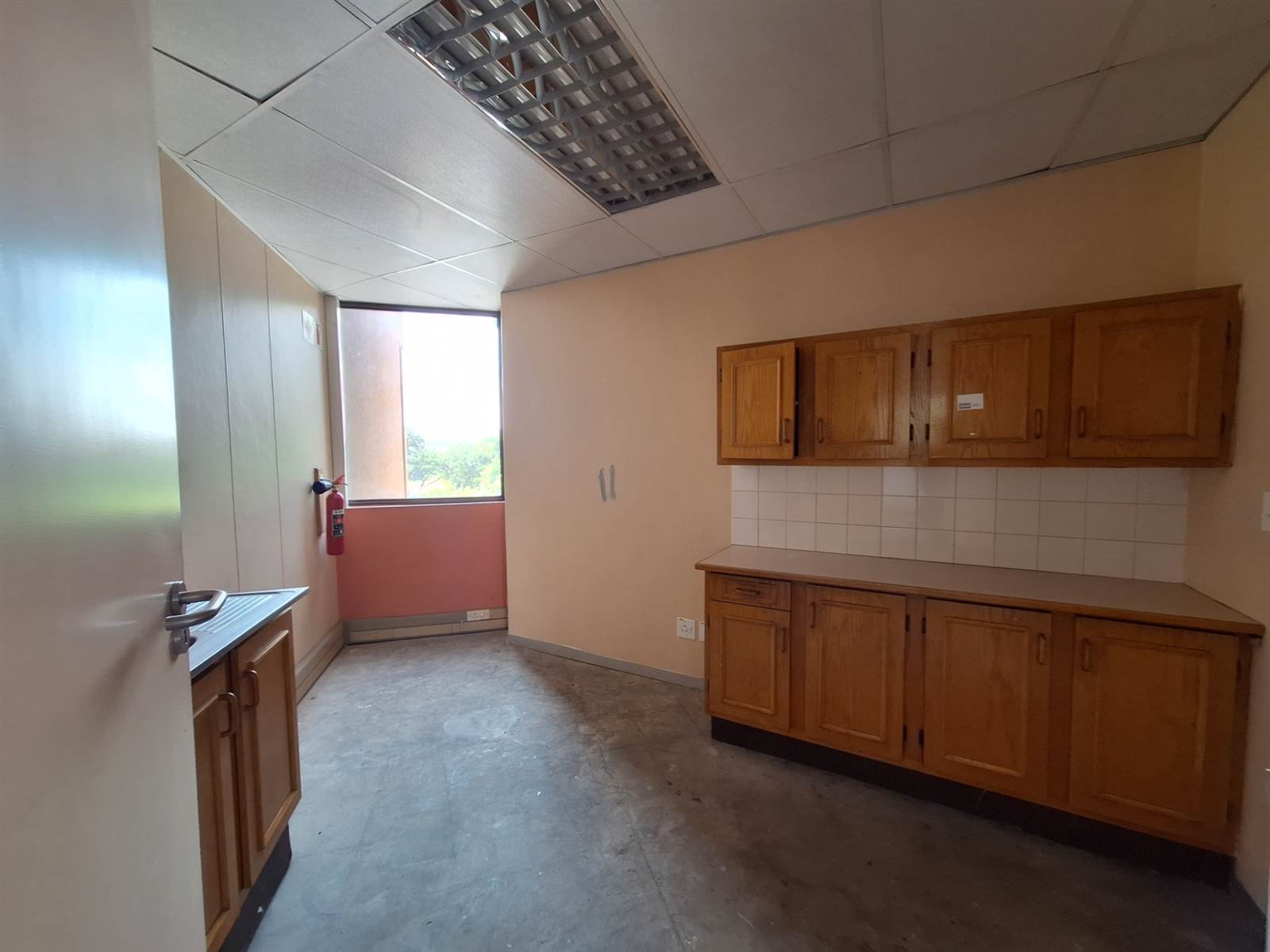 1041  m² Office Space in Centurion CBD photo number 9