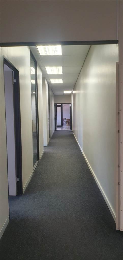 343  m² Office Space in Montrose photo number 5