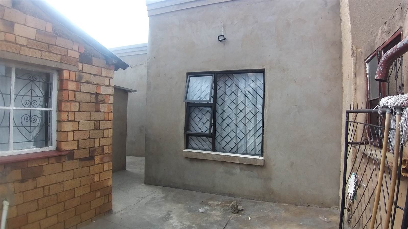 2 Bed House in Emdeni photo number 8
