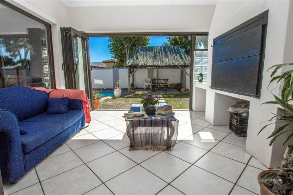 3 Bed House in Flamingo Vlei photo number 6