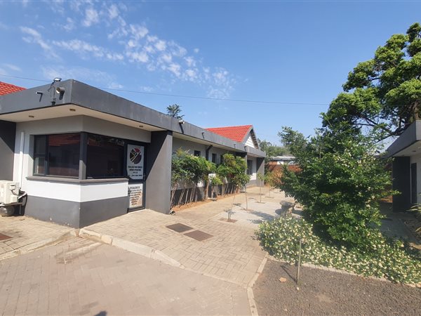 102 m² Office Space 102 m² Office Space