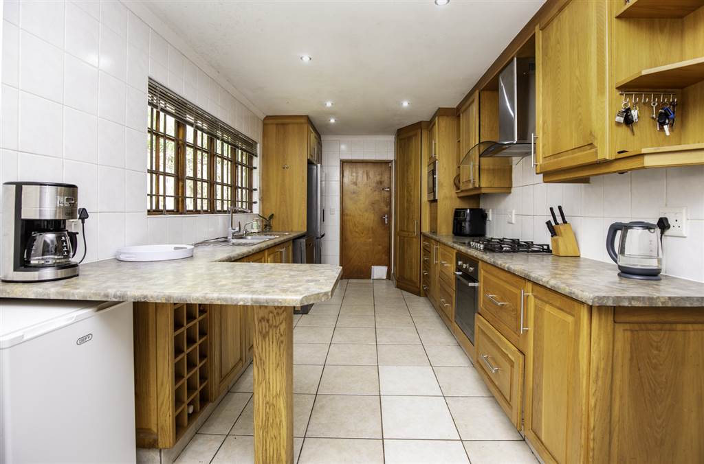 3 Bed Townhouse in Assagay photo number 5