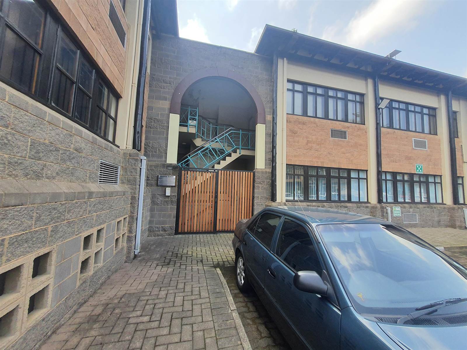 107  m² Commercial space in Westville photo number 3