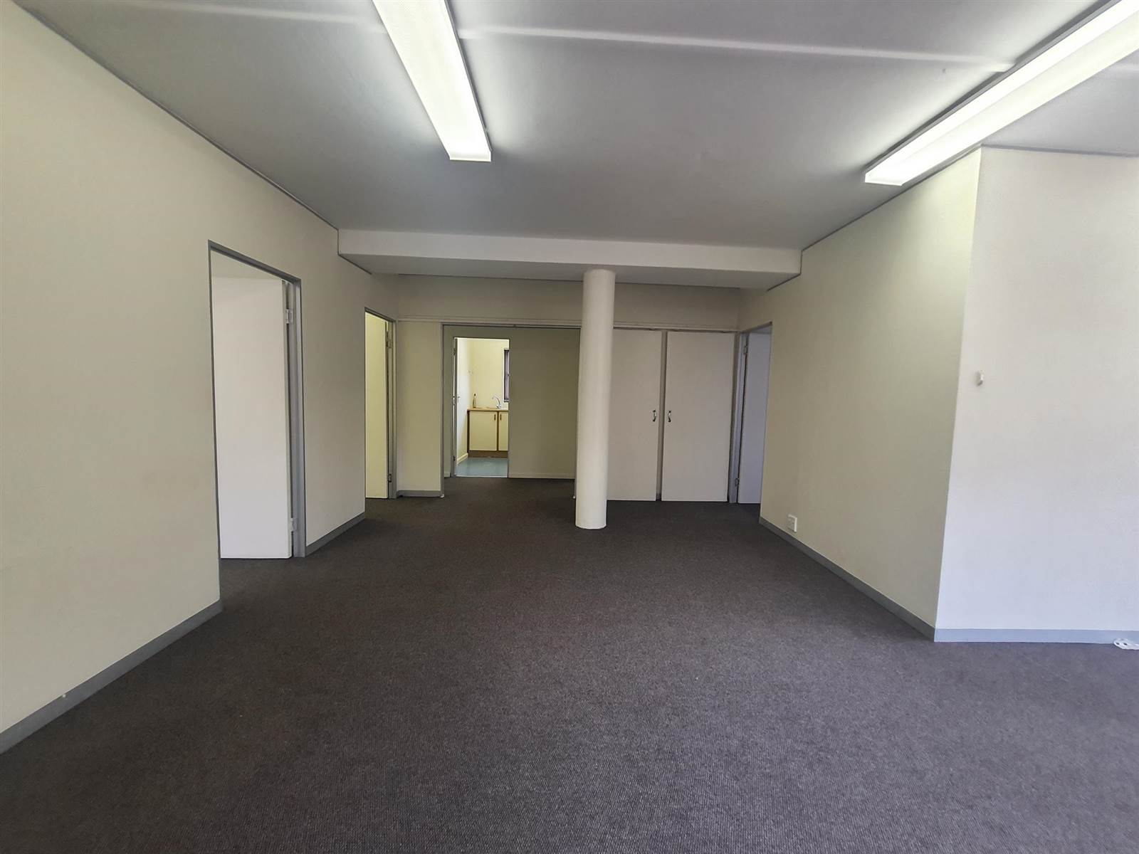 107  m² Commercial space in Westville photo number 4