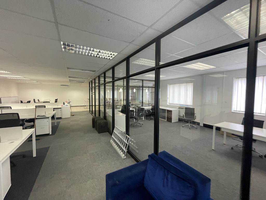 365.77  m² Commercial space in Rosebank photo number 23