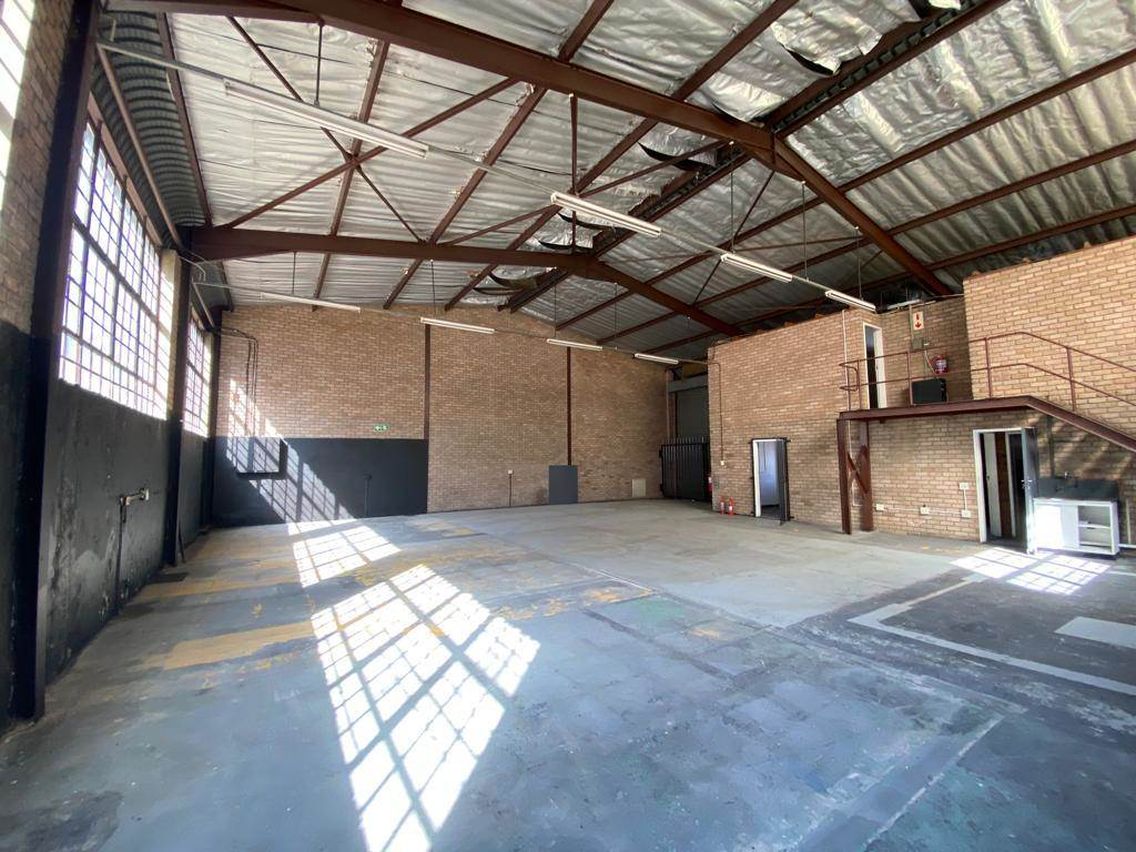 272  m² Industrial space in Industria North photo number 2