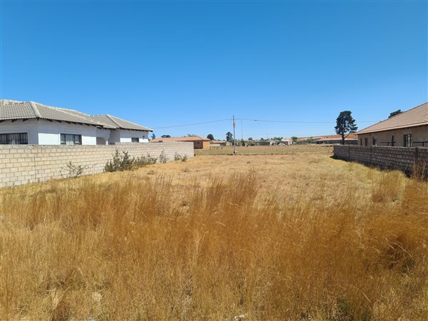 670 m² Land