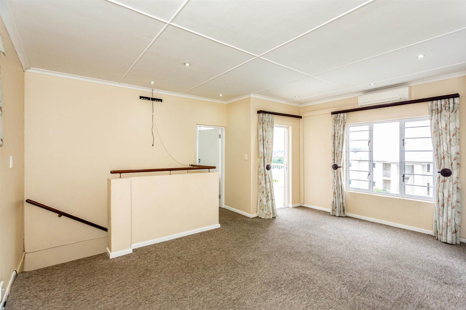 3 Bed Apartment in Beacon Bay photo number 22