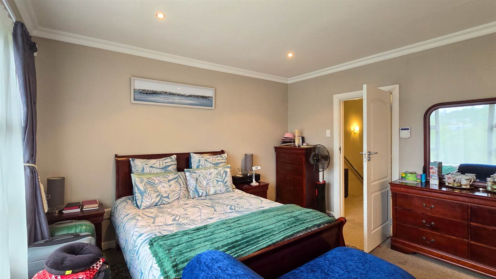 4 Bed Townhouse in Beacon Bay photo number 12