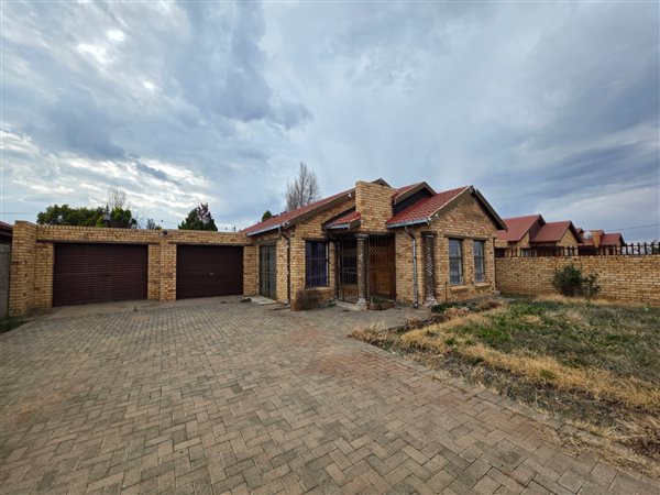 3 Bedroom House 3 Bedroom House