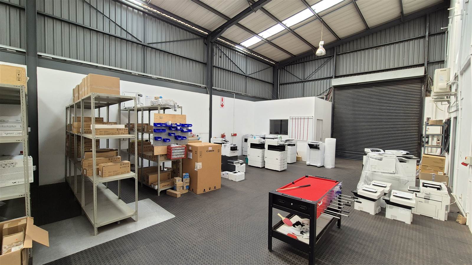 364  m² Industrial space in North Riding photo number 8