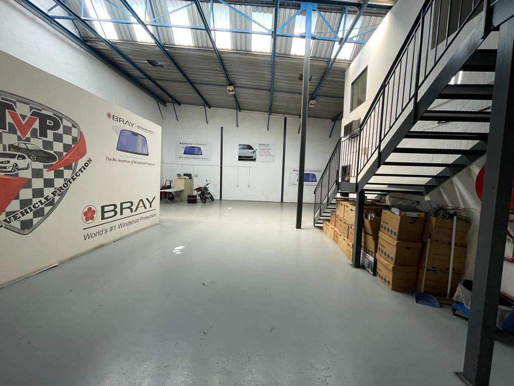 307  m² Industrial space in Strydompark photo number 4