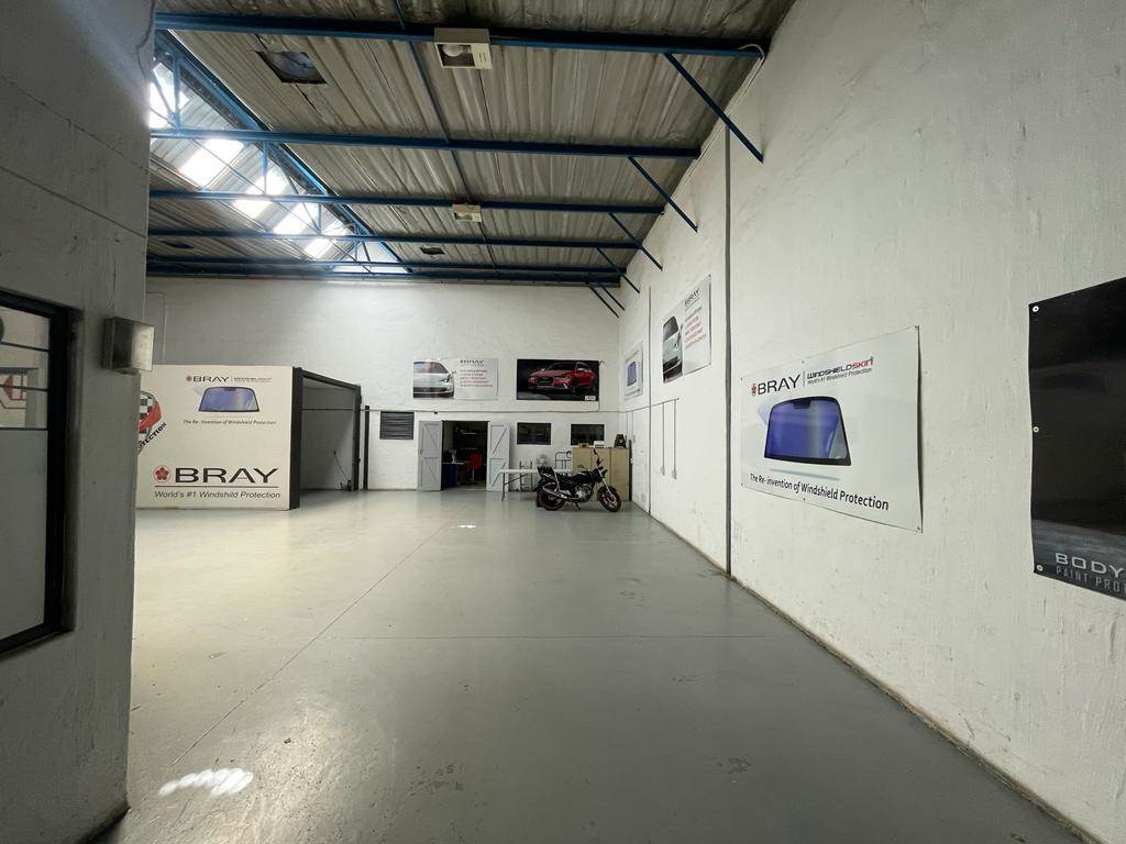 307  m² Industrial space in Strydompark photo number 5