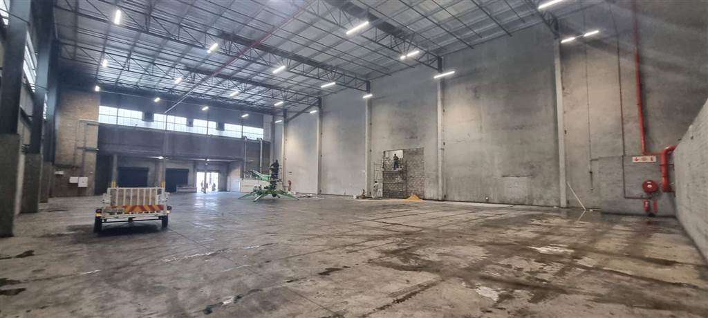 1315  m² Industrial space in Everite Industria photo number 2