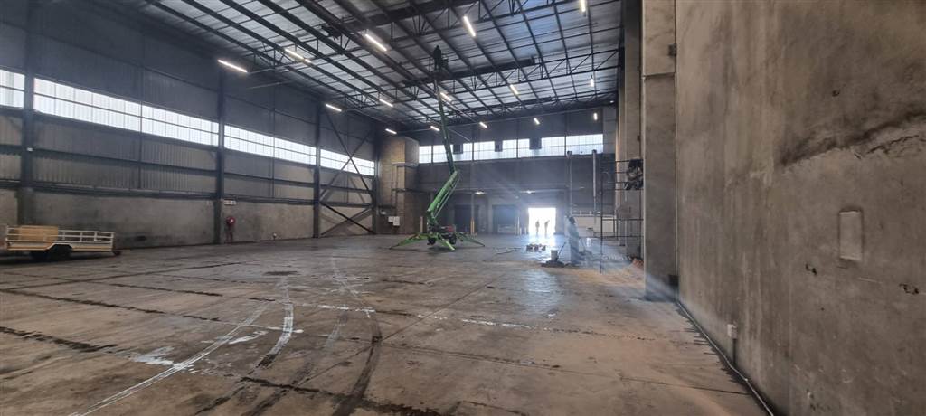1315  m² Industrial space in Everite Industria photo number 3