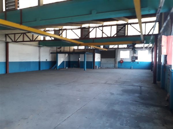 615  m² Industrial space in Alton