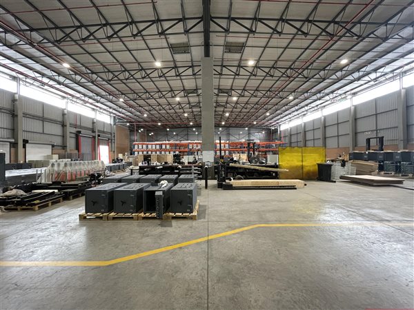 3 816  m² Industrial space
