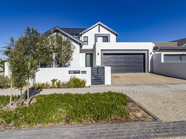 4 Bedroom House 4 Bedroom House