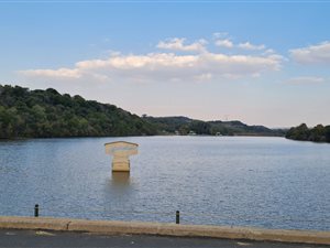 999 m² Land available in Waterlake Farm