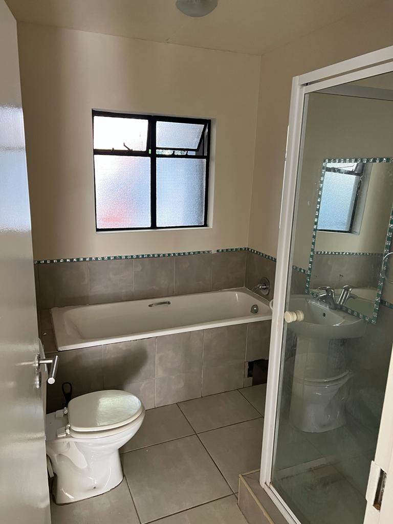 2 Bed Apartment in Boksburg Central photo number 15