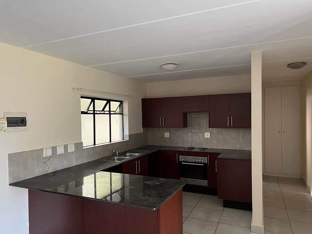 2 Bed Apartment in Boksburg Central photo number 2
