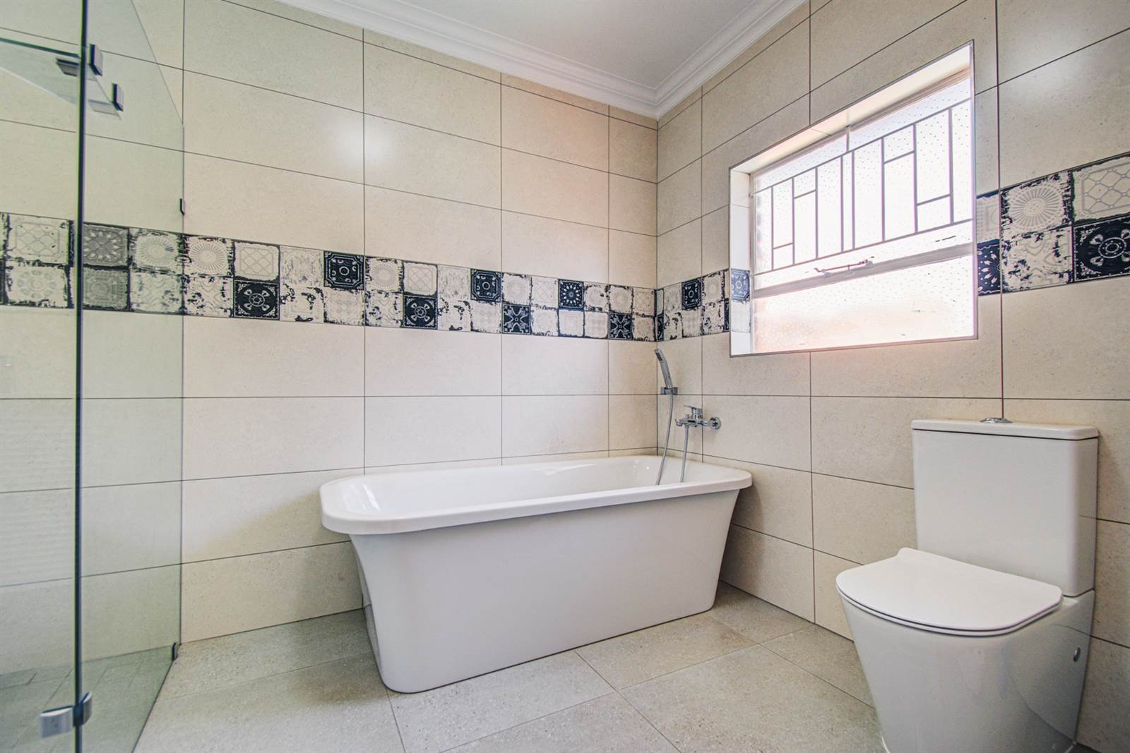 3 Bed House in Sunward Park photo number 24