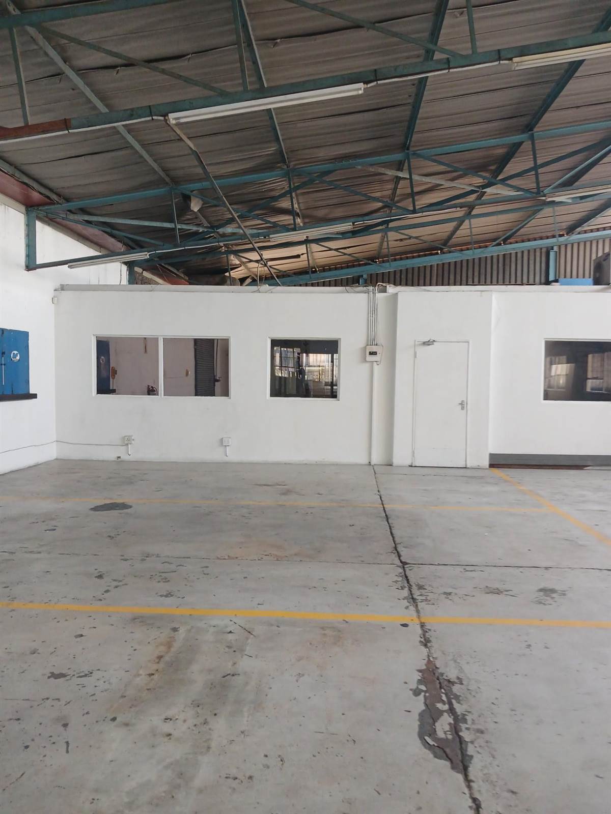 405  m² Industrial space in Spartan photo number 1