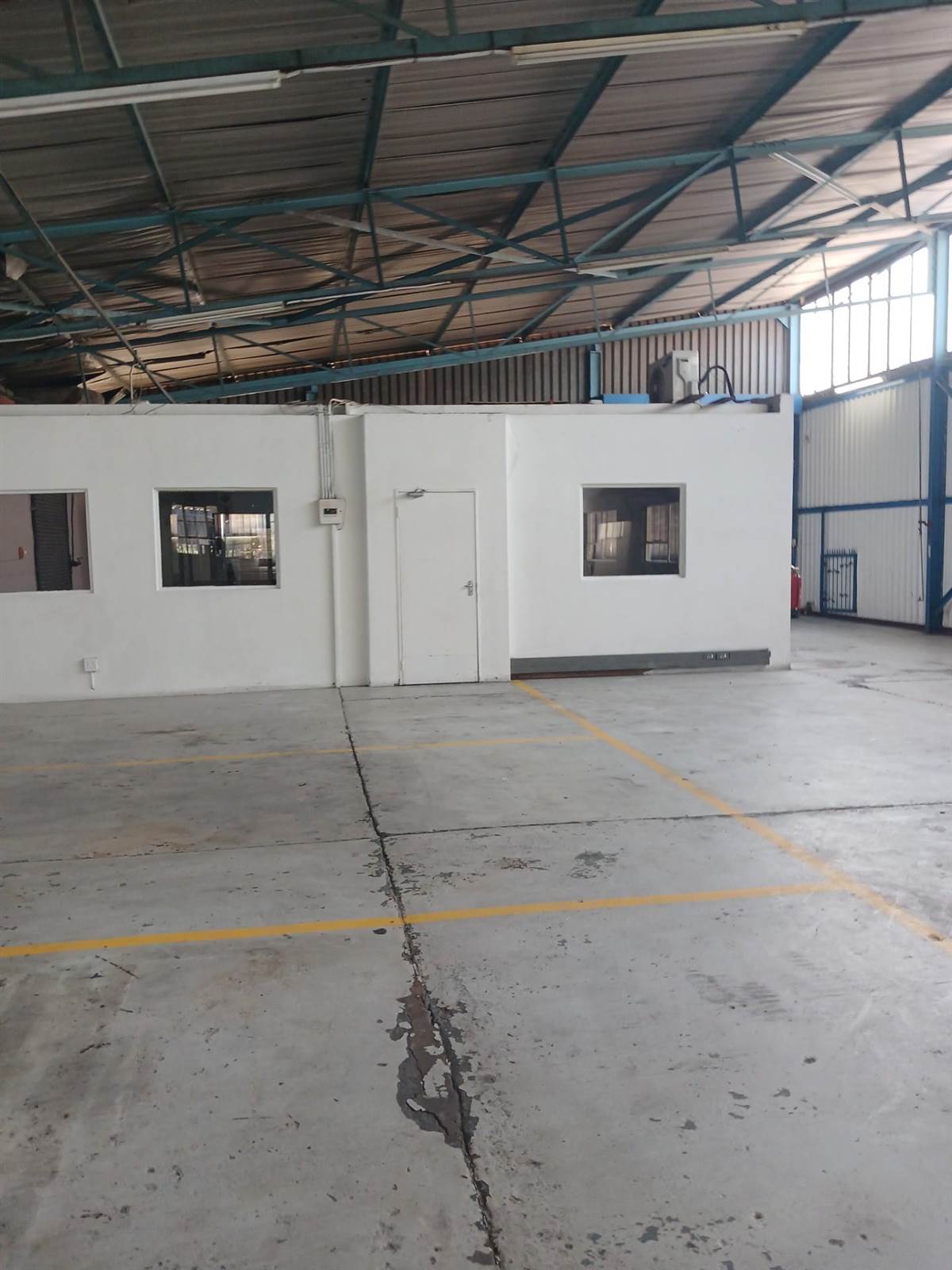 405  m² Industrial space in Spartan photo number 3