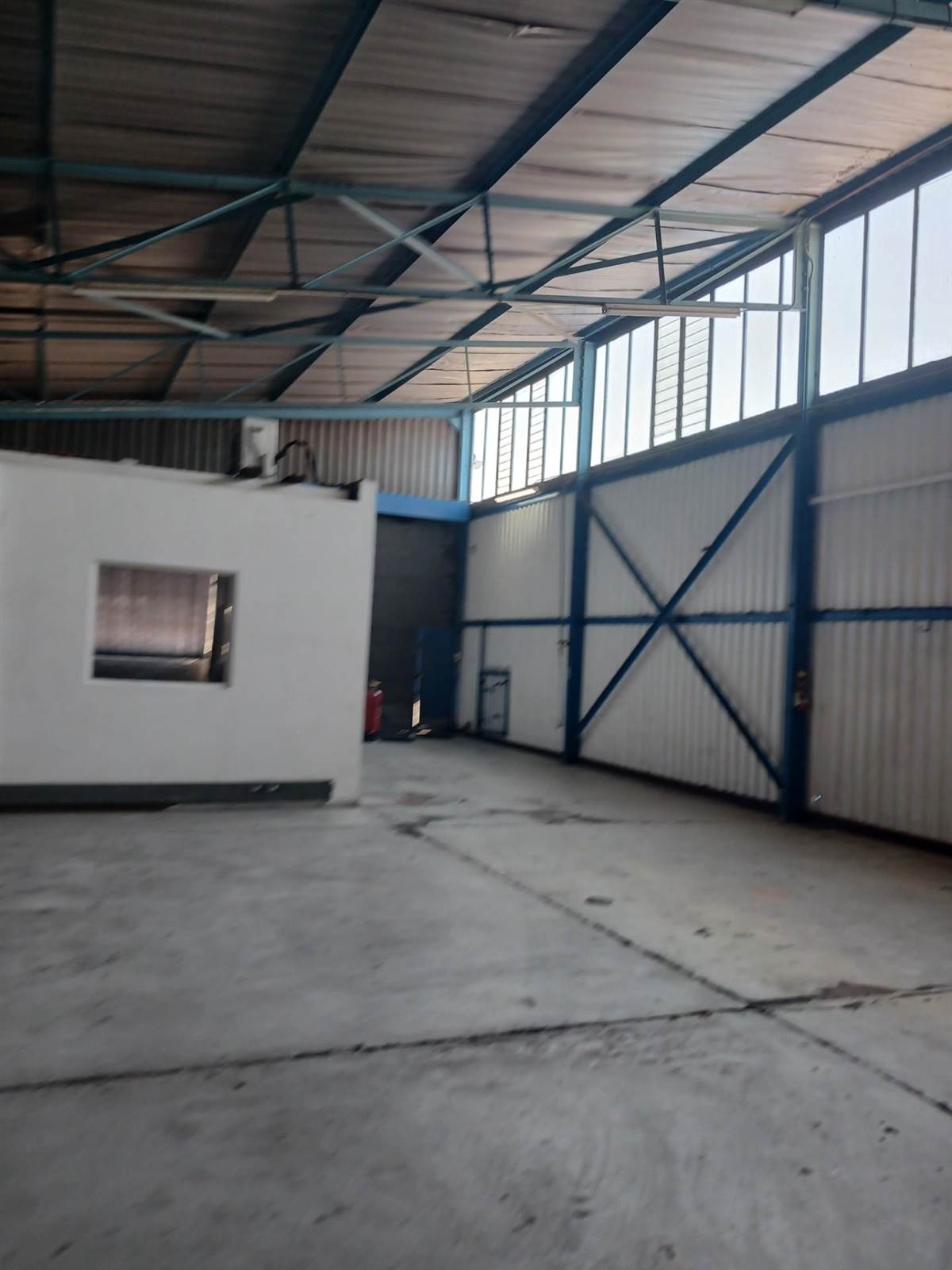 405  m² Industrial space in Spartan photo number 2