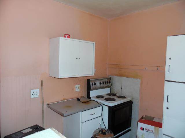 2 Bed Flat in Vereeniging Central photo number 11