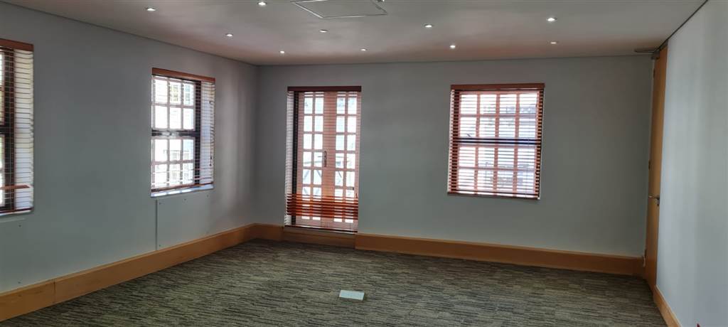 210  m² Office Space in Parktown North photo number 8