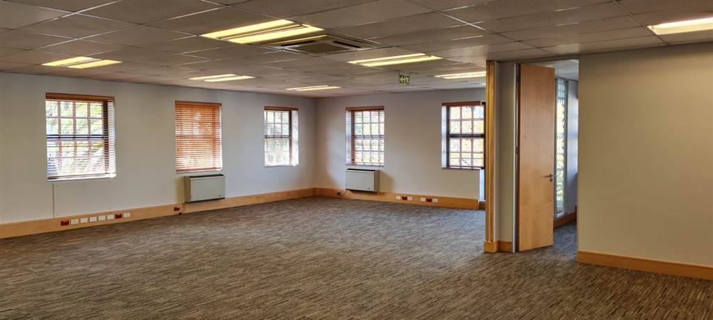210  m² Office Space in Parktown North photo number 7