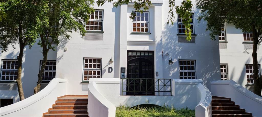 210  m² Office Space in Parktown North photo number 1