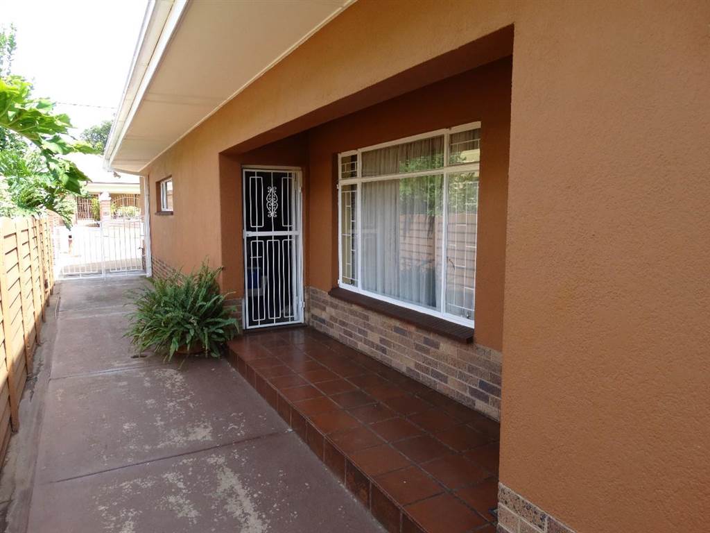 3 Bed House in Potchefstroom Central photo number 23