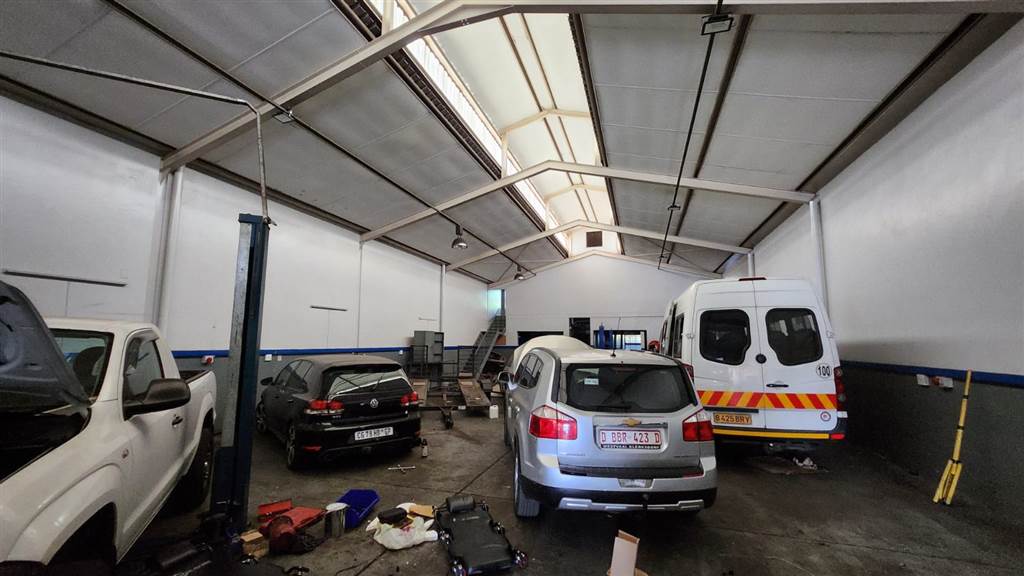 700  m² Industrial space in Pretoria West photo number 8