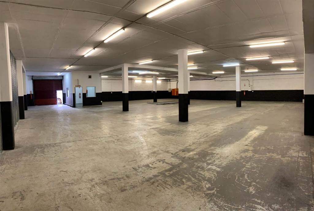 555  m² Industrial space in Strydompark photo number 5