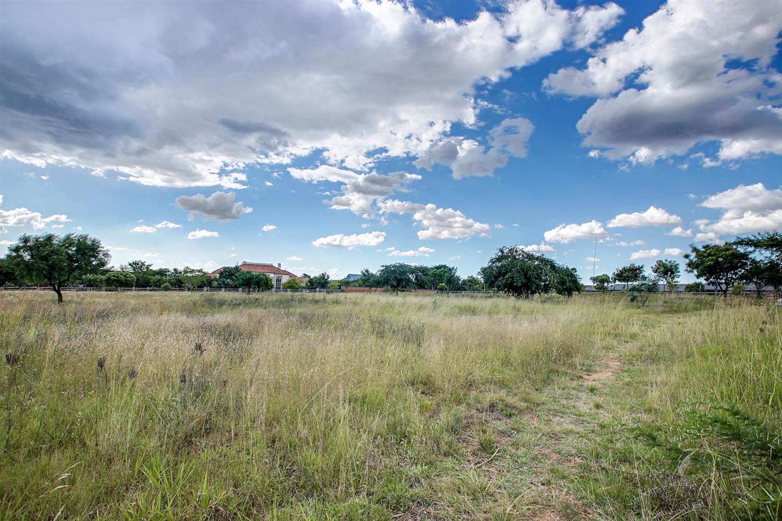 8500 m² Land available in Waterfall Equestrian Estate photo number 5