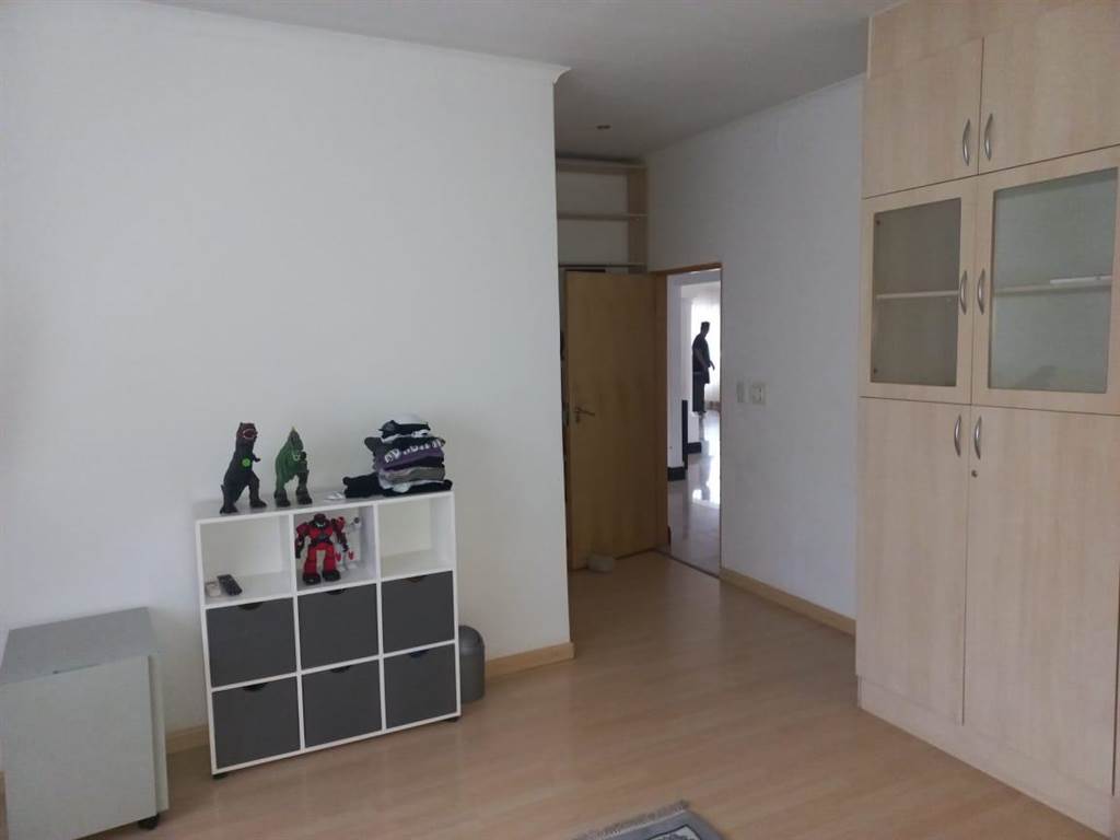 4 Bed House in Erasmia photo number 6