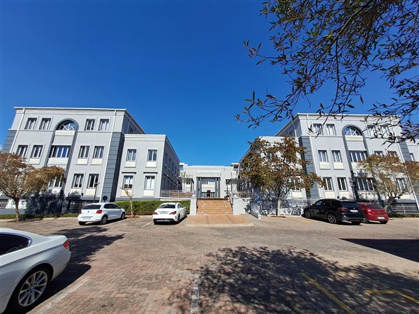 310  m² Commercial space in Illovo