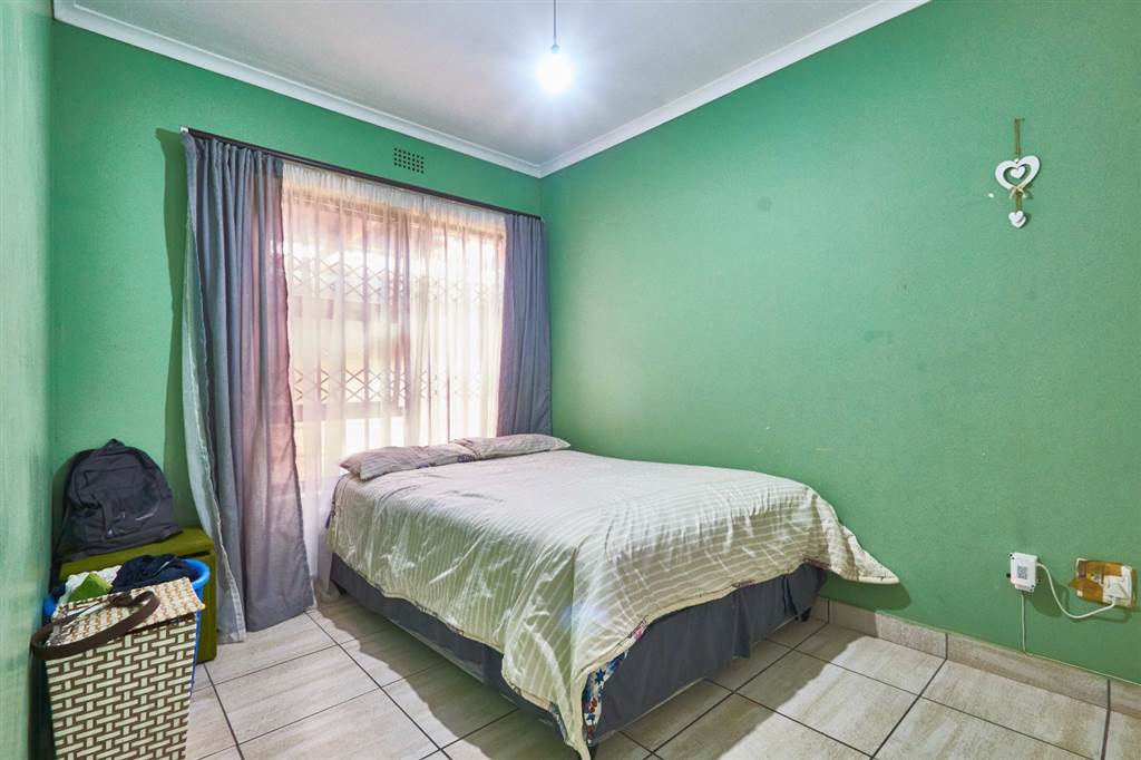 5 Bed House in Khayelitsha photo number 19