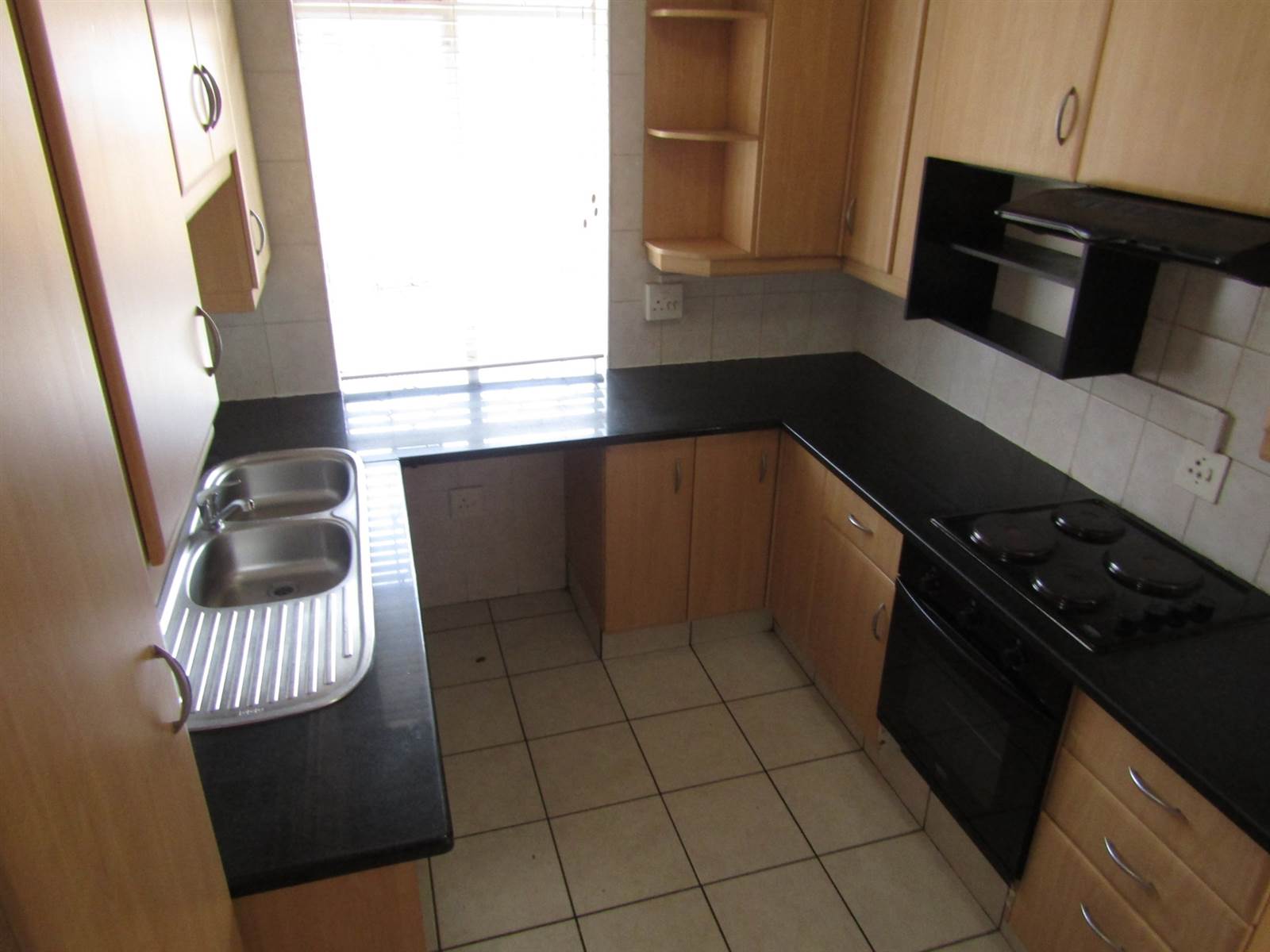 2 Bed Flat in Monument photo number 17