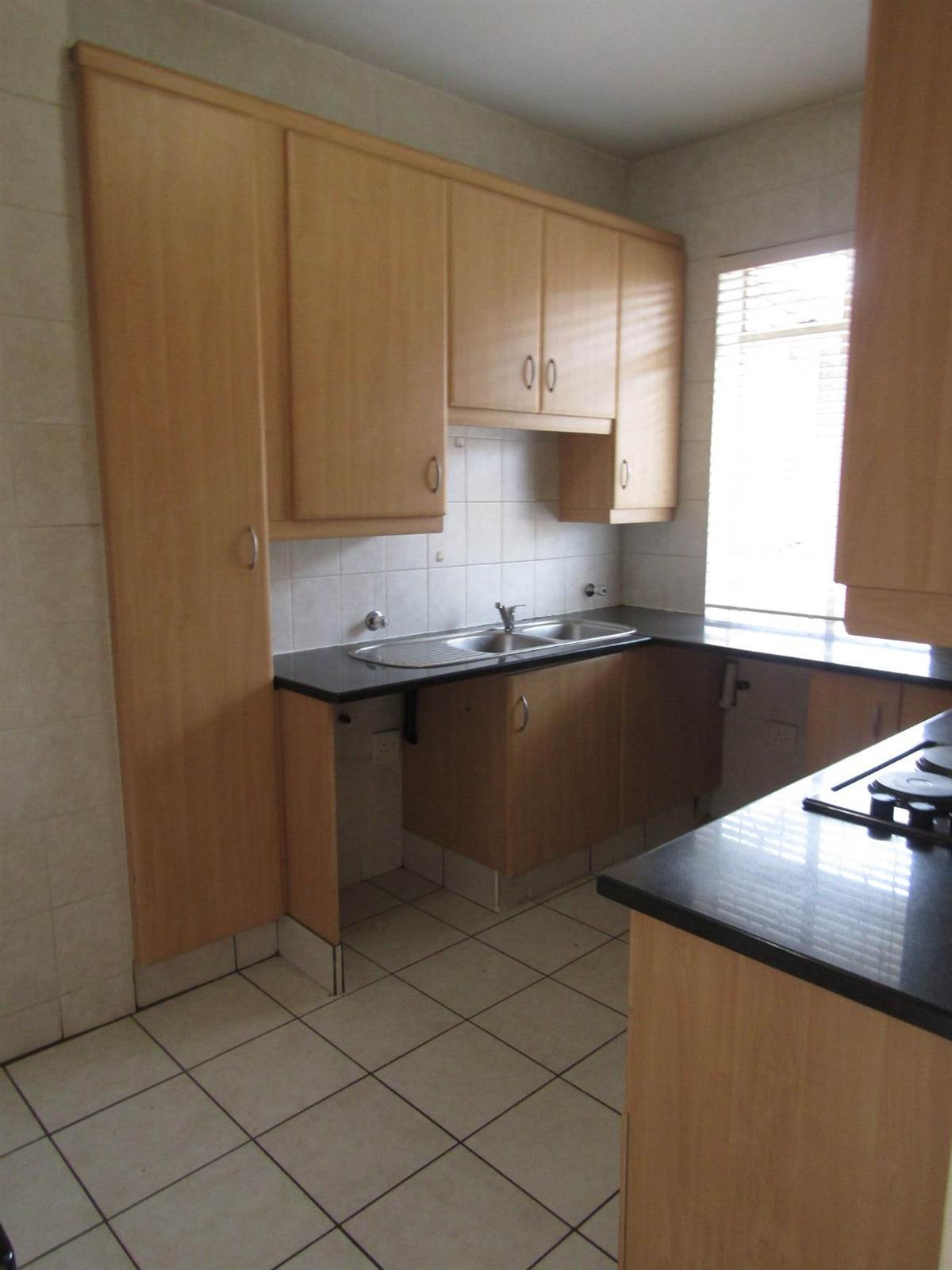 2 Bed Flat in Monument photo number 14