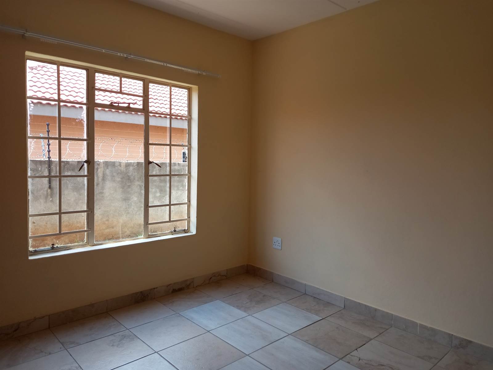 3 Bed Apartment in Waterval East photo number 11