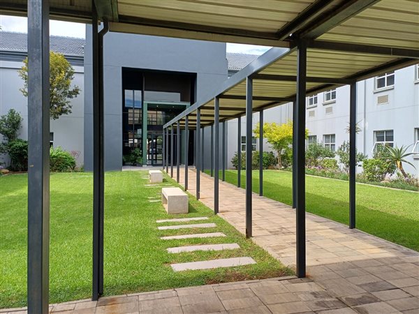 588  m² Commercial space in Halfway Gardens