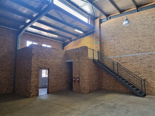 314  m² Industrial space in Willow Park Manor